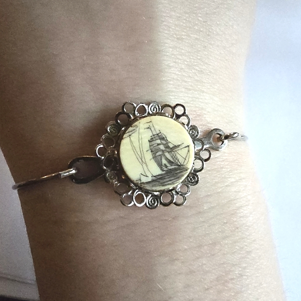 Vintage bracelet scrimshaw ship boat silver tone nautical jewelry ocean